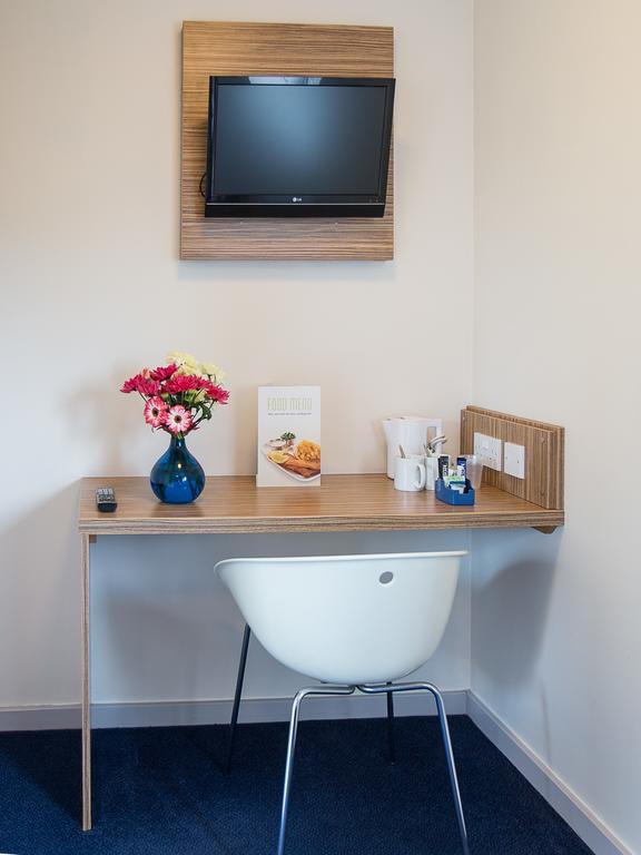 Redwings Lodge Wolverhampton Central Eksteriør bilde