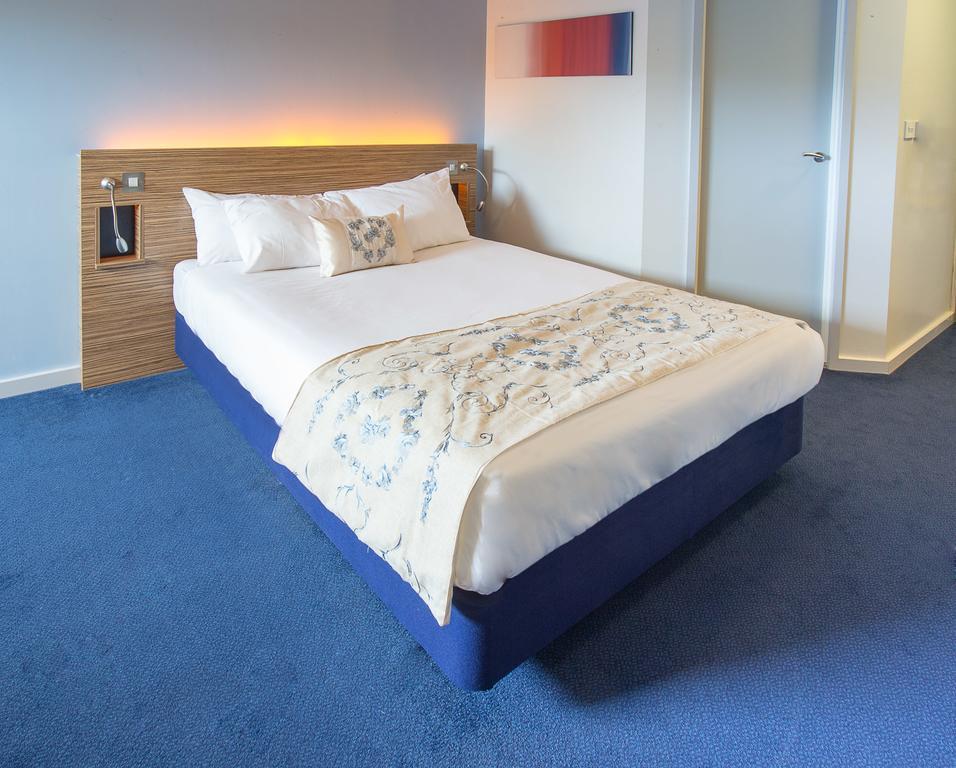 Redwings Lodge Wolverhampton Central Eksteriør bilde