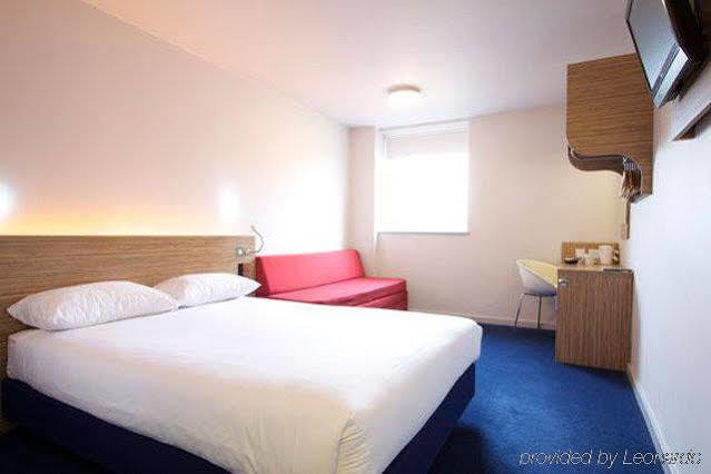 Redwings Lodge Wolverhampton Central Eksteriør bilde