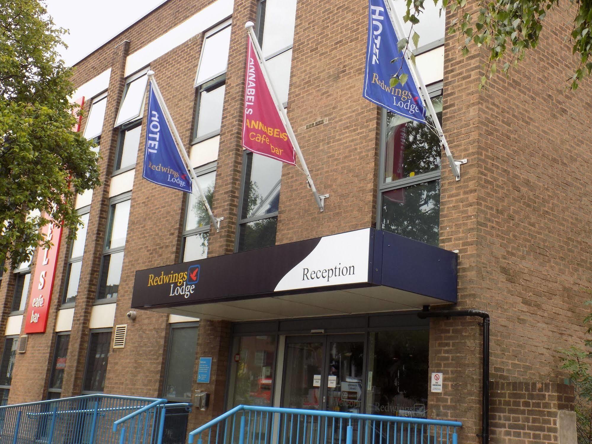 Redwings Lodge Wolverhampton Central Eksteriør bilde